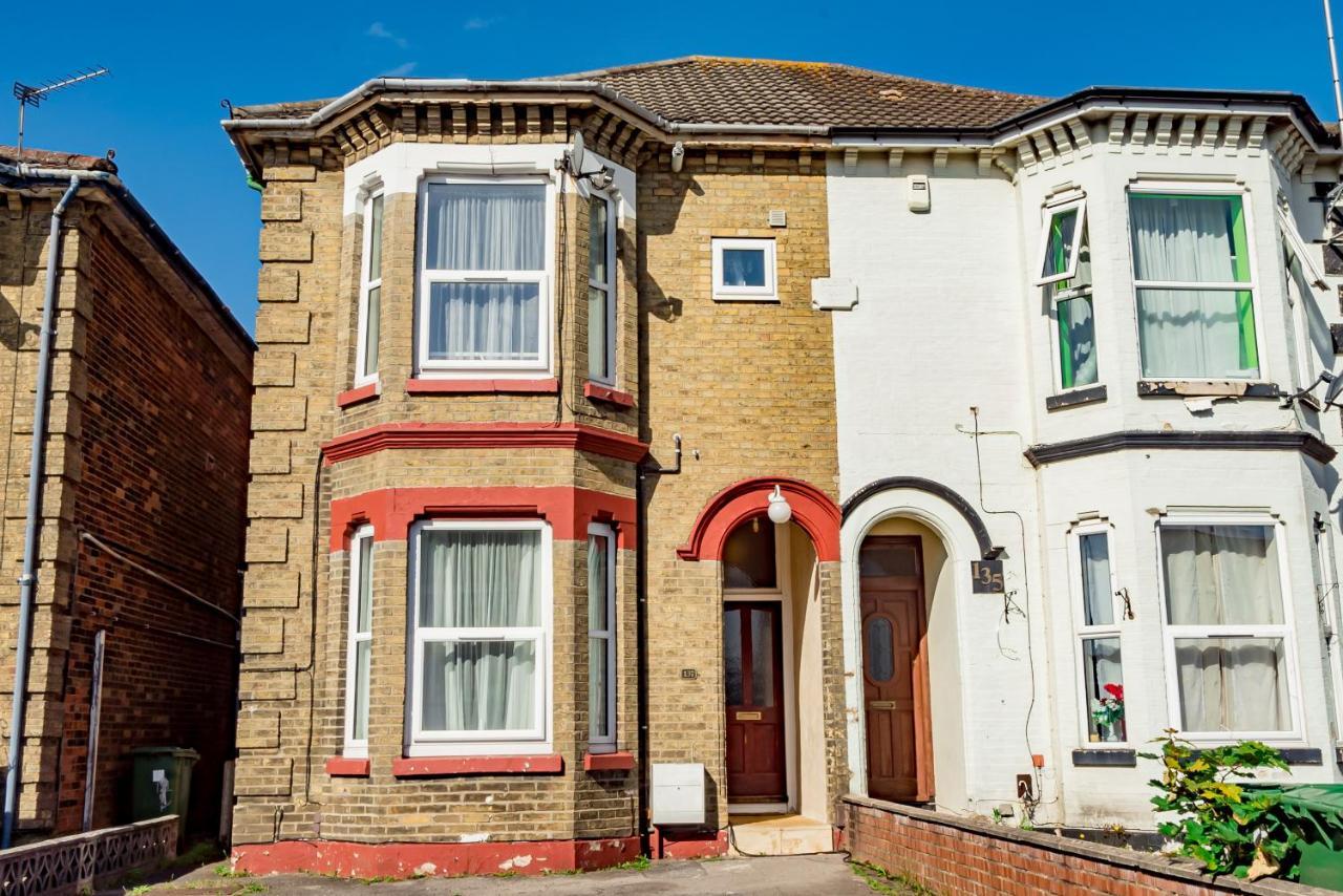 Shirley House 1, Guest House, Self Catering, Self Check In With Smart Locks, Use Of Fully Equipped Kitchen, Walking Distance To Southampton Central, Excellent Transport Links, Ideal For Longer Stays Exteriör bild