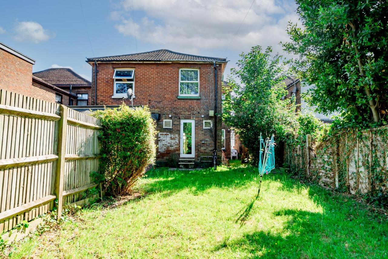 Shirley House 1, Guest House, Self Catering, Self Check In With Smart Locks, Use Of Fully Equipped Kitchen, Walking Distance To Southampton Central, Excellent Transport Links, Ideal For Longer Stays Exteriör bild