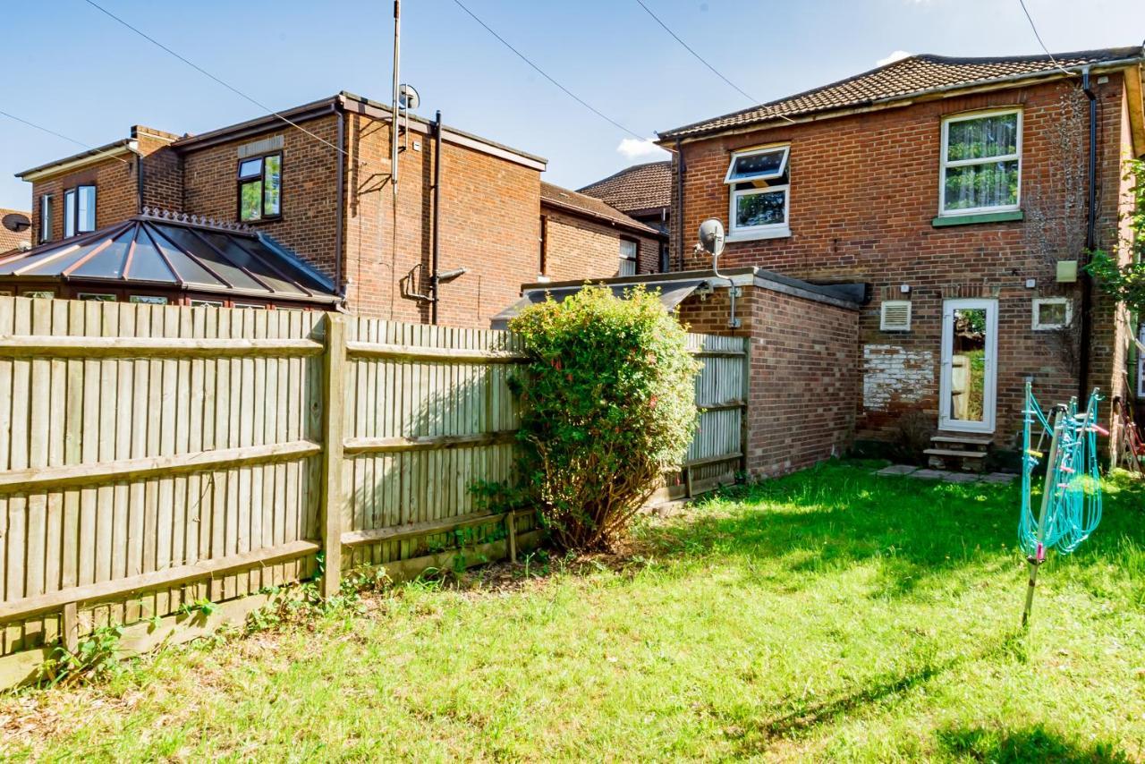 Shirley House 1, Guest House, Self Catering, Self Check In With Smart Locks, Use Of Fully Equipped Kitchen, Walking Distance To Southampton Central, Excellent Transport Links, Ideal For Longer Stays Exteriör bild