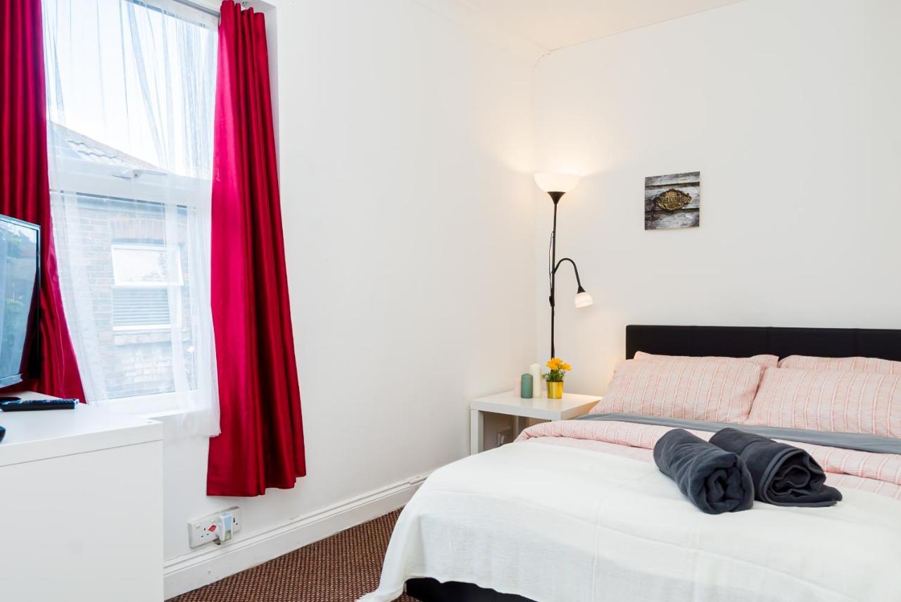 Shirley House 1, Guest House, Self Catering, Self Check In With Smart Locks, Use Of Fully Equipped Kitchen, Walking Distance To Southampton Central, Excellent Transport Links, Ideal For Longer Stays Exteriör bild