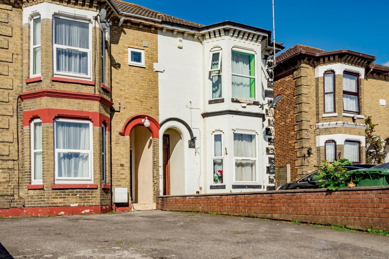 Shirley House 1, Guest House, Self Catering, Self Check In With Smart Locks, Use Of Fully Equipped Kitchen, Walking Distance To Southampton Central, Excellent Transport Links, Ideal For Longer Stays Exteriör bild