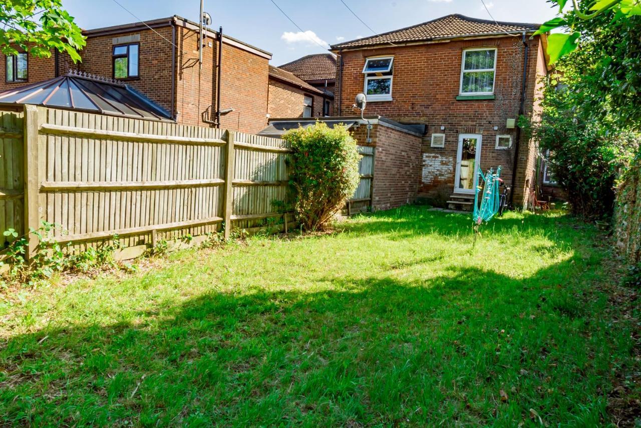 Shirley House 1, Guest House, Self Catering, Self Check In With Smart Locks, Use Of Fully Equipped Kitchen, Walking Distance To Southampton Central, Excellent Transport Links, Ideal For Longer Stays Exteriör bild